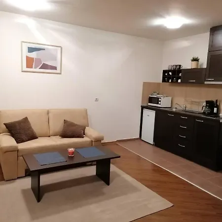 Апартамент Sunny - Few Steps From Gondola Банско