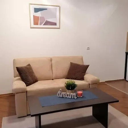 Sunny - Few Steps From Gondola