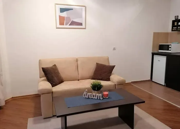 Sunny - Few Steps From Gondola